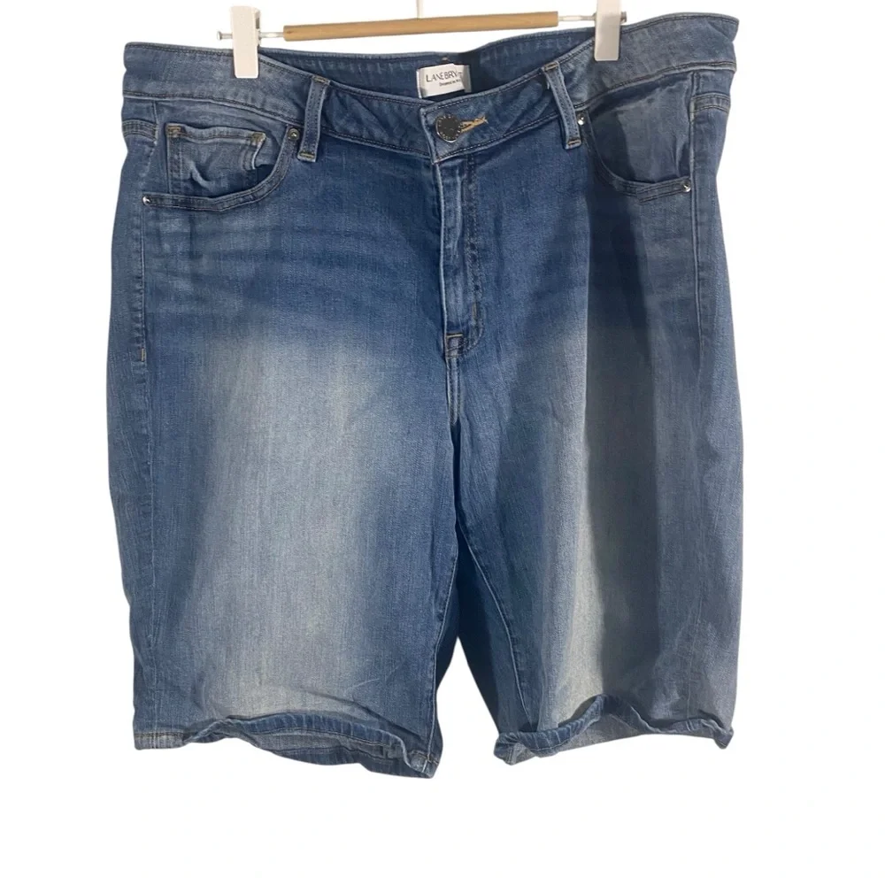 Lane Bryant 11” inseam Denim Shorts Sz 18